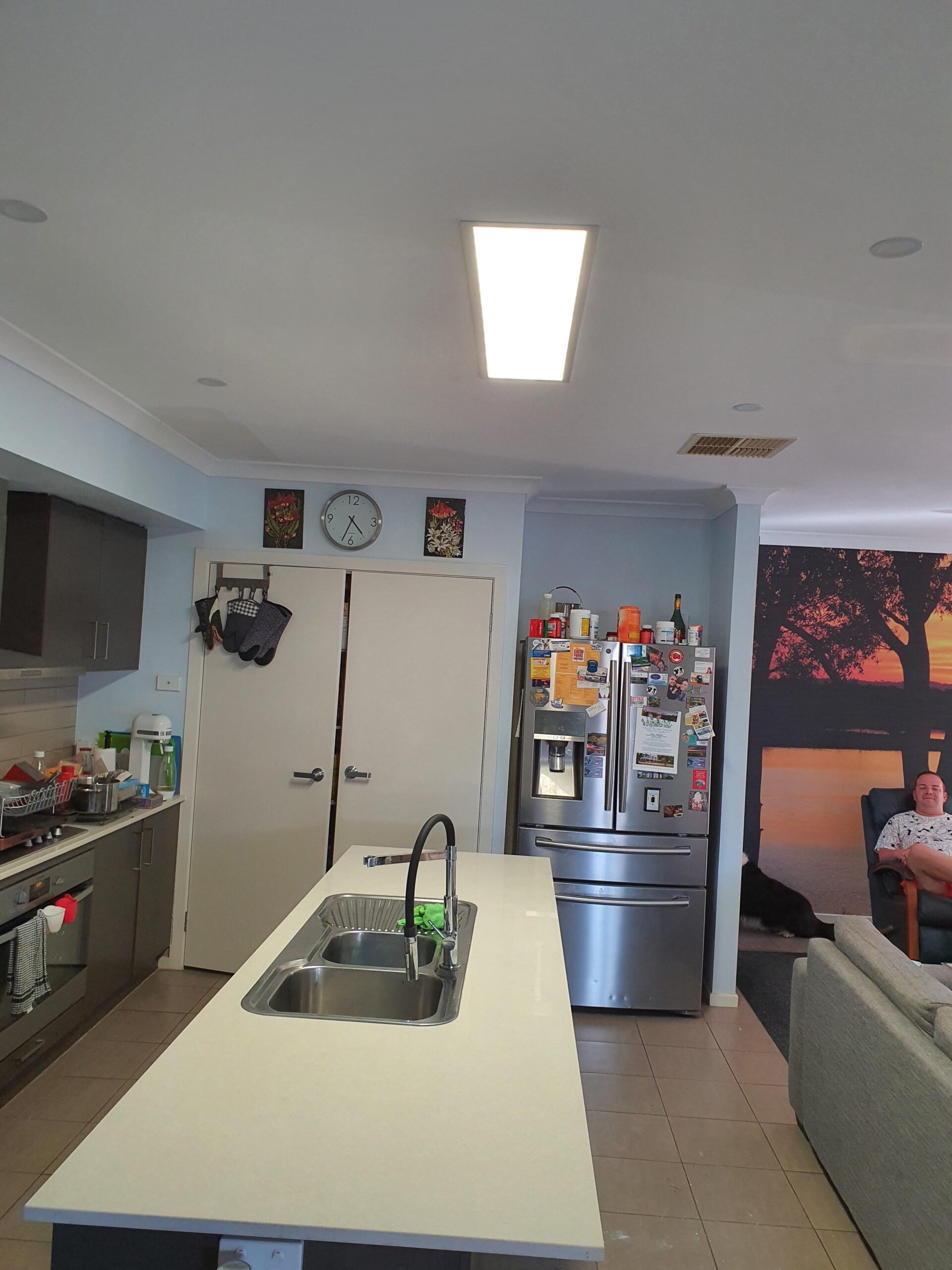 2x SLW-300-600N - Kitchen Lights on