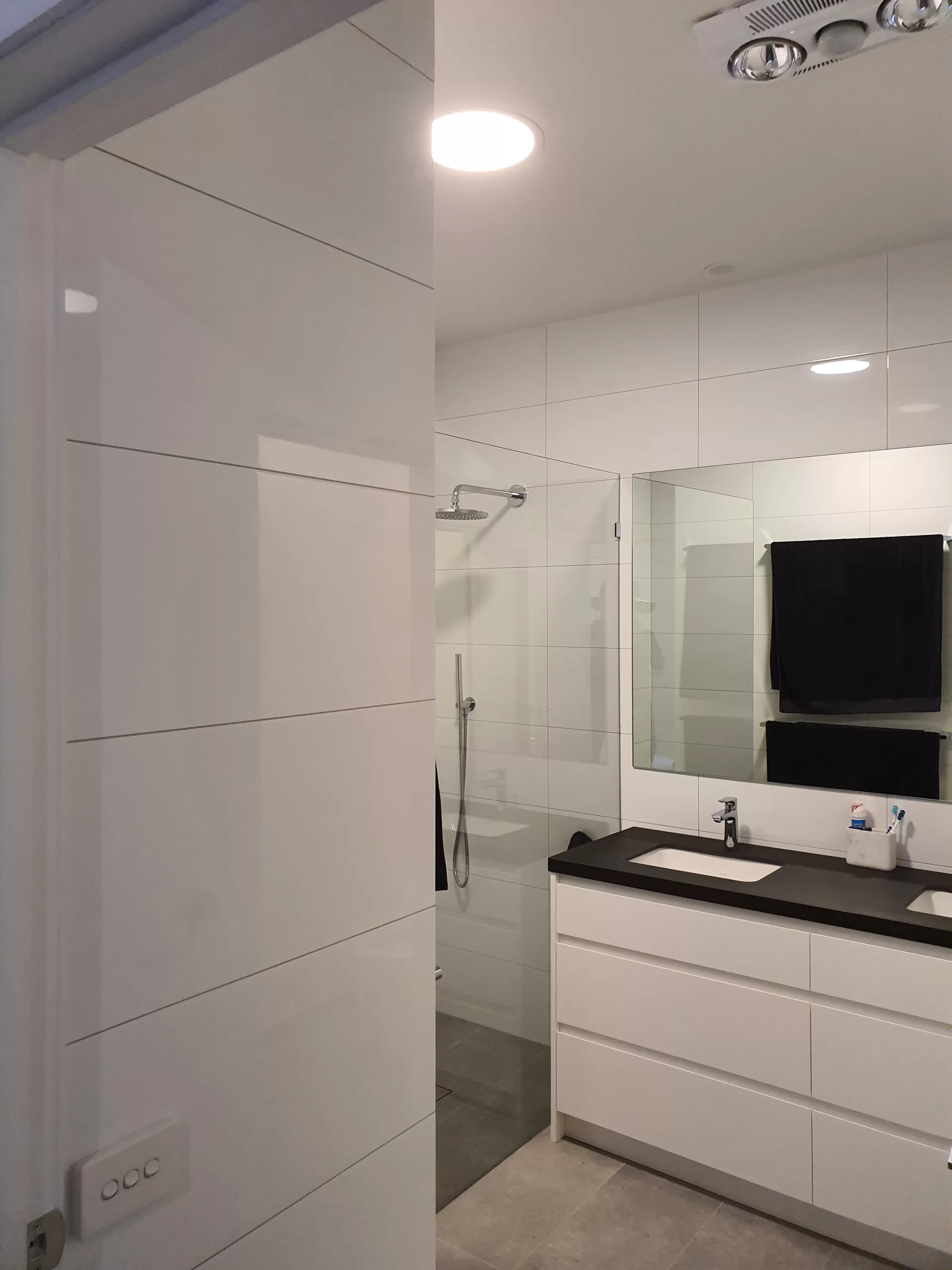 SLW3-225 - Bathroom - Peninsula install #4